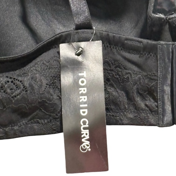 New Torrid Curve Underwire Padded Bra Size 42C - Picture 3 of 6